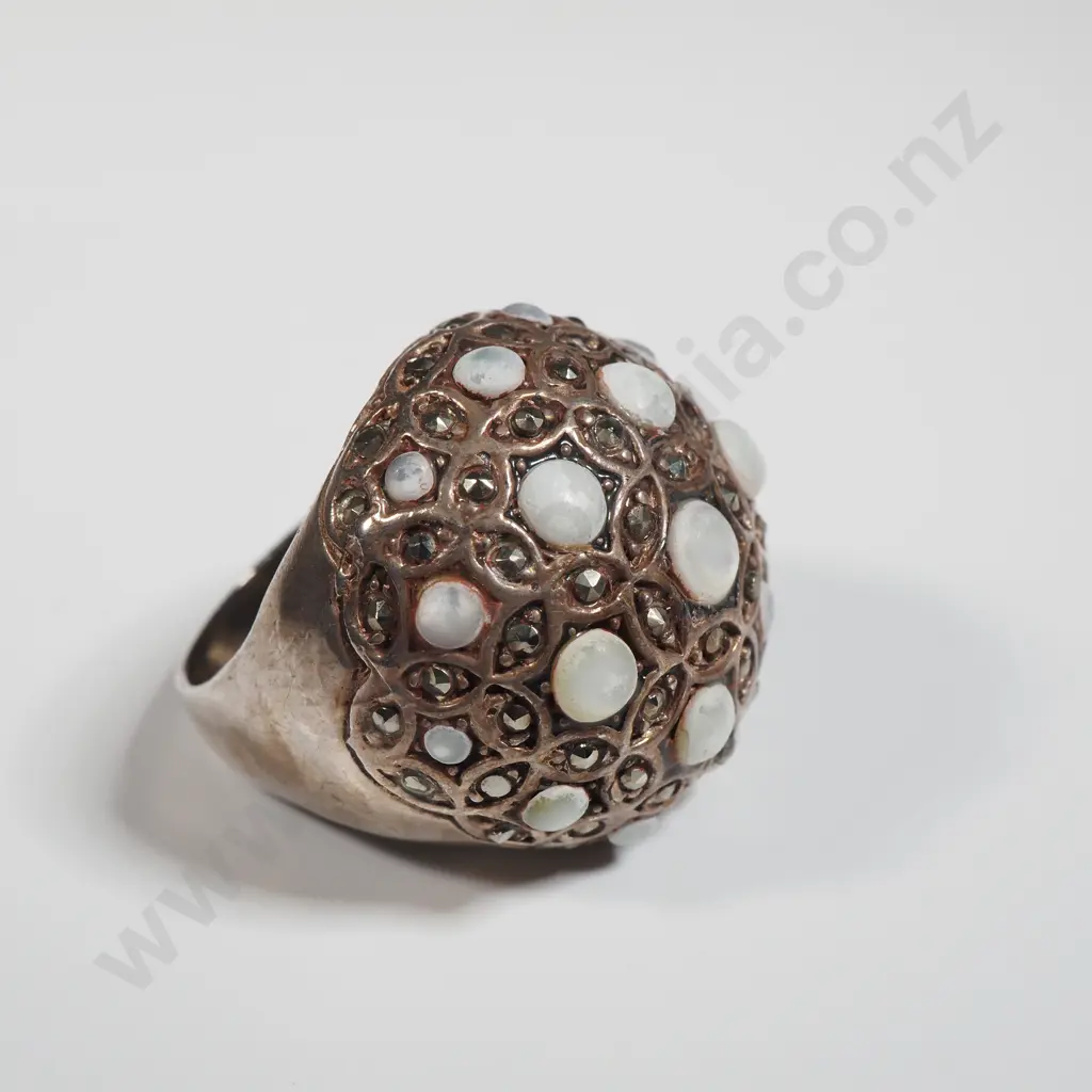 Sterling Silver Dome Top Ring Set with Mother Of Pearl Cabochons Image 1++