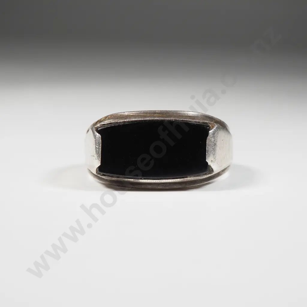 Gents Sterling Silver & Onyx Ring  Image 1++