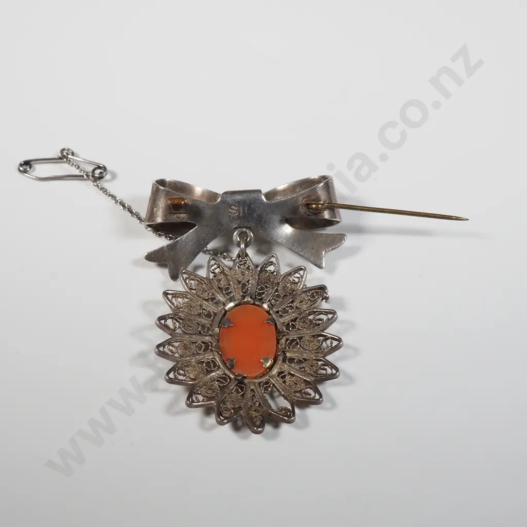Sterling Silver Filigree Brooch Inset With A Cameo & Attached To An Engraved Bow Image 1++