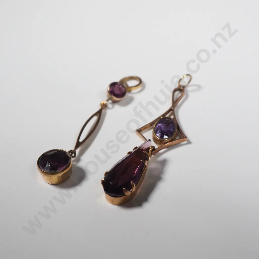 Two Antique 9ct Gold Pendants Image 1++