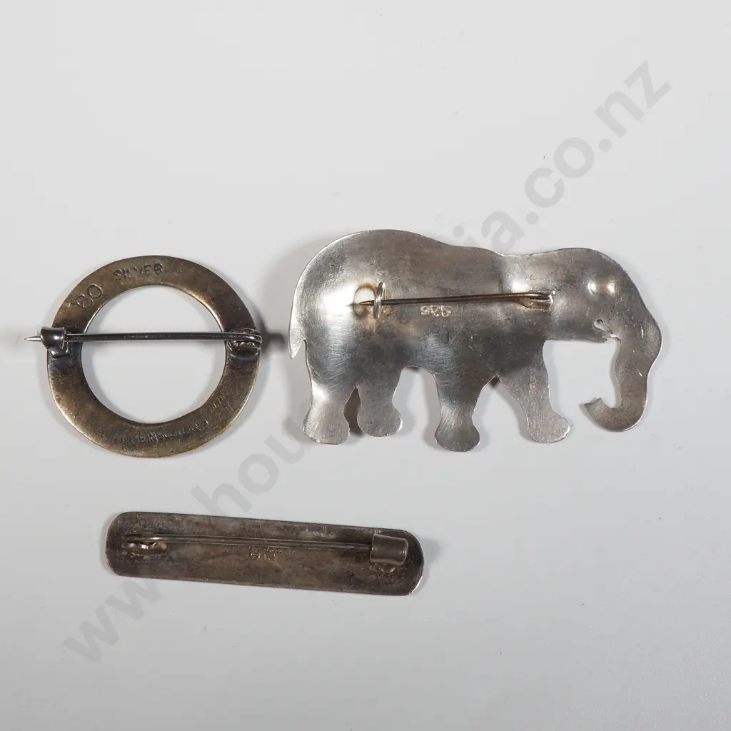 Three Sterling Silver Brooches. An Elephant Brooch, A Celtic Style Brooch & A Bar Brooch  Image 1++