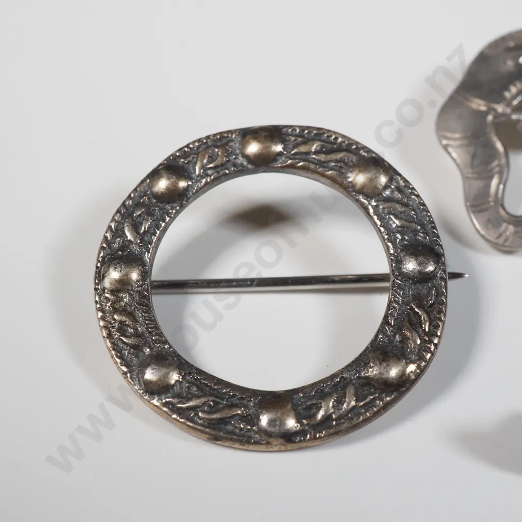 Three Sterling Silver Brooches. An Elephant Brooch, A Celtic Style Brooch & A Bar Brooch  Image 1++