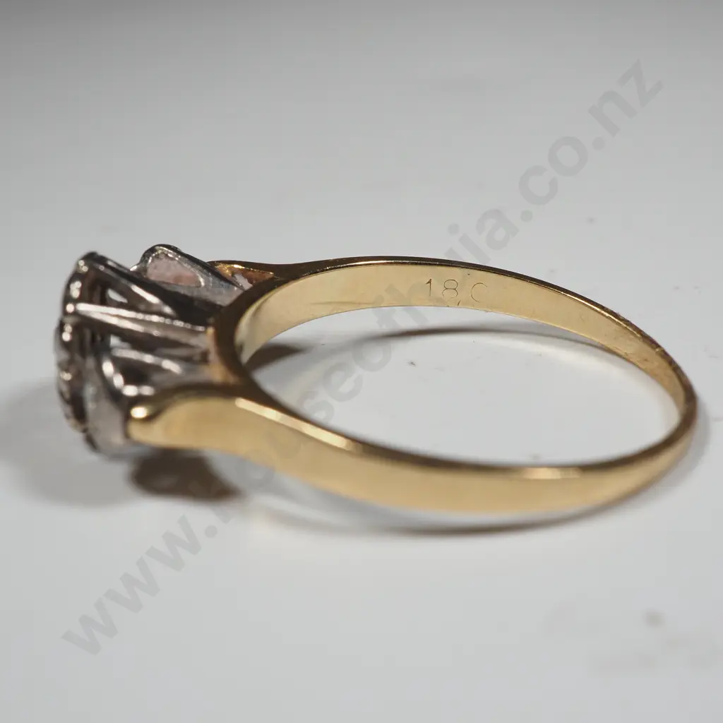 18ct Gold Ring Image 1++