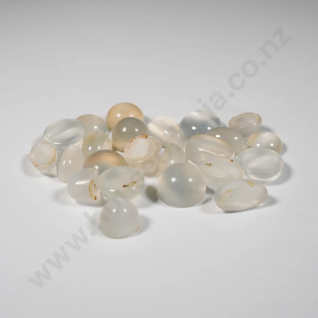 Ex-jewellers Stock: Assorted Moonstones Image 1++