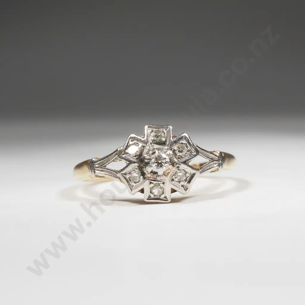 18ct Gold Ring Image 1++