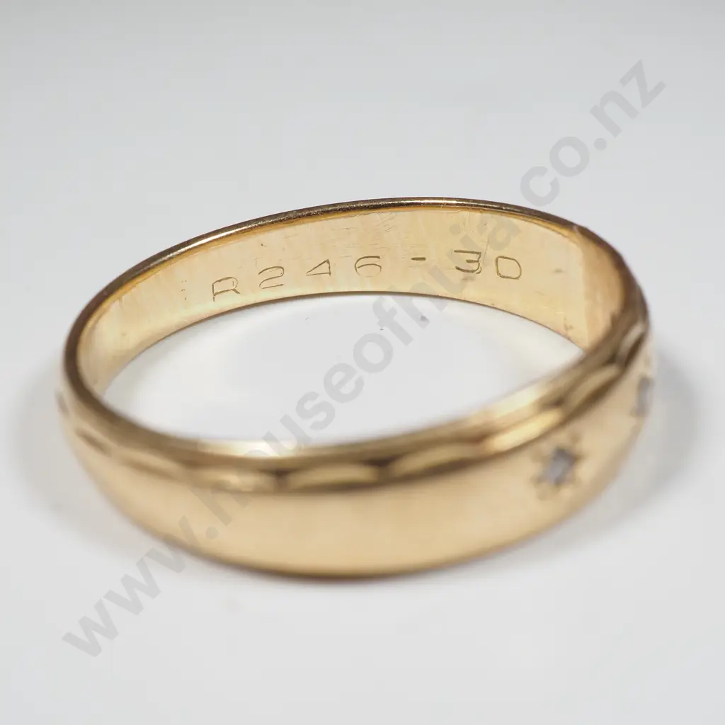 18ct Gold Ring Image 1++