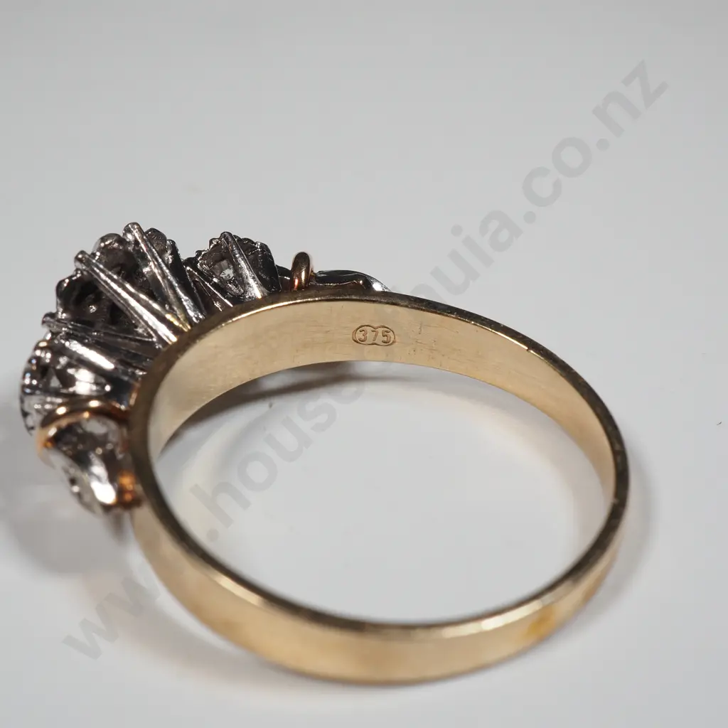 9ct Gold Cluster RIng Image 1++