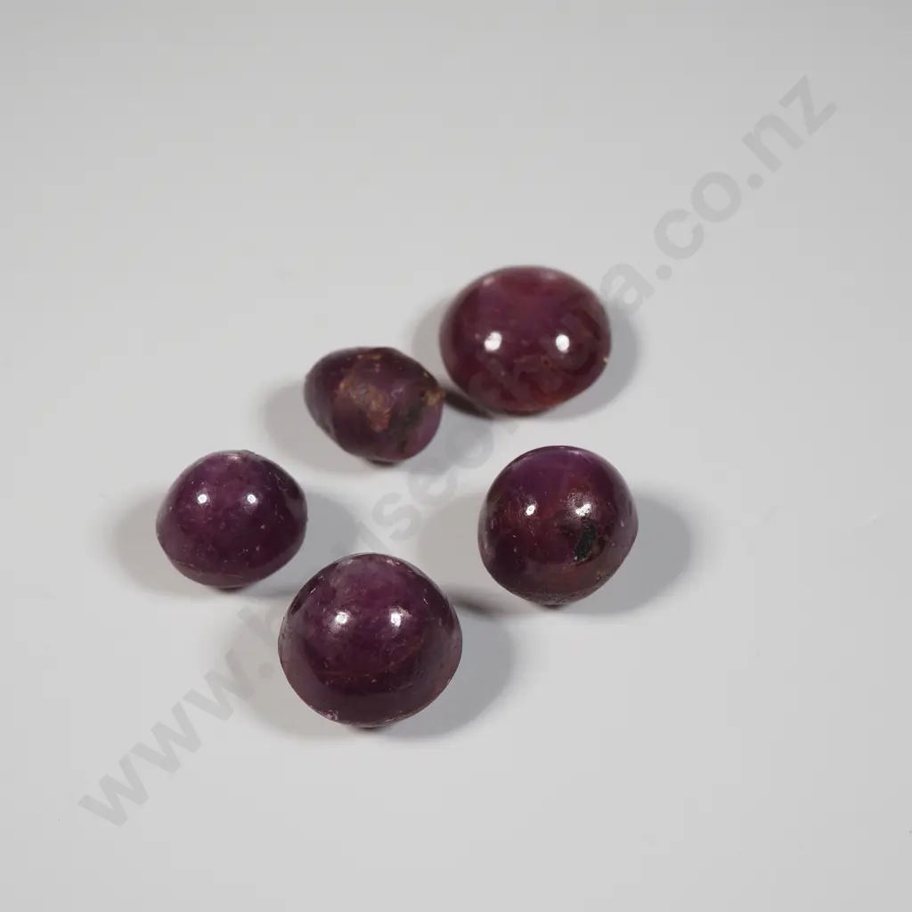 Ex-jewellers Stock: Assorted Star Rubies Image 1++