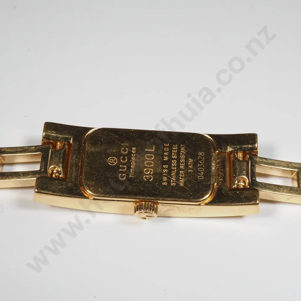 Ladies Gucci 3900 L  Wristwatch w Gold Champagne Dial Image 1++