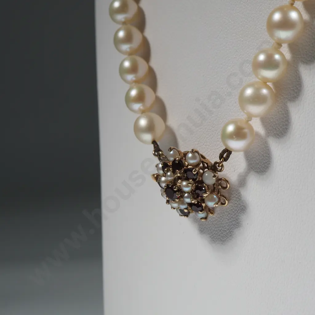 9ct Gold Clasp Cultured Pearl Necklace Image 1++