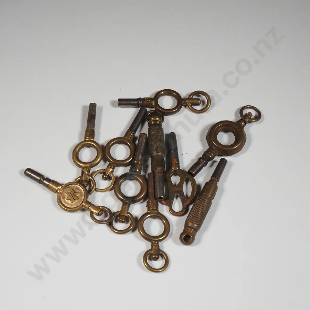 10 Assorted Antique Pocket Watch Keys Image 1++