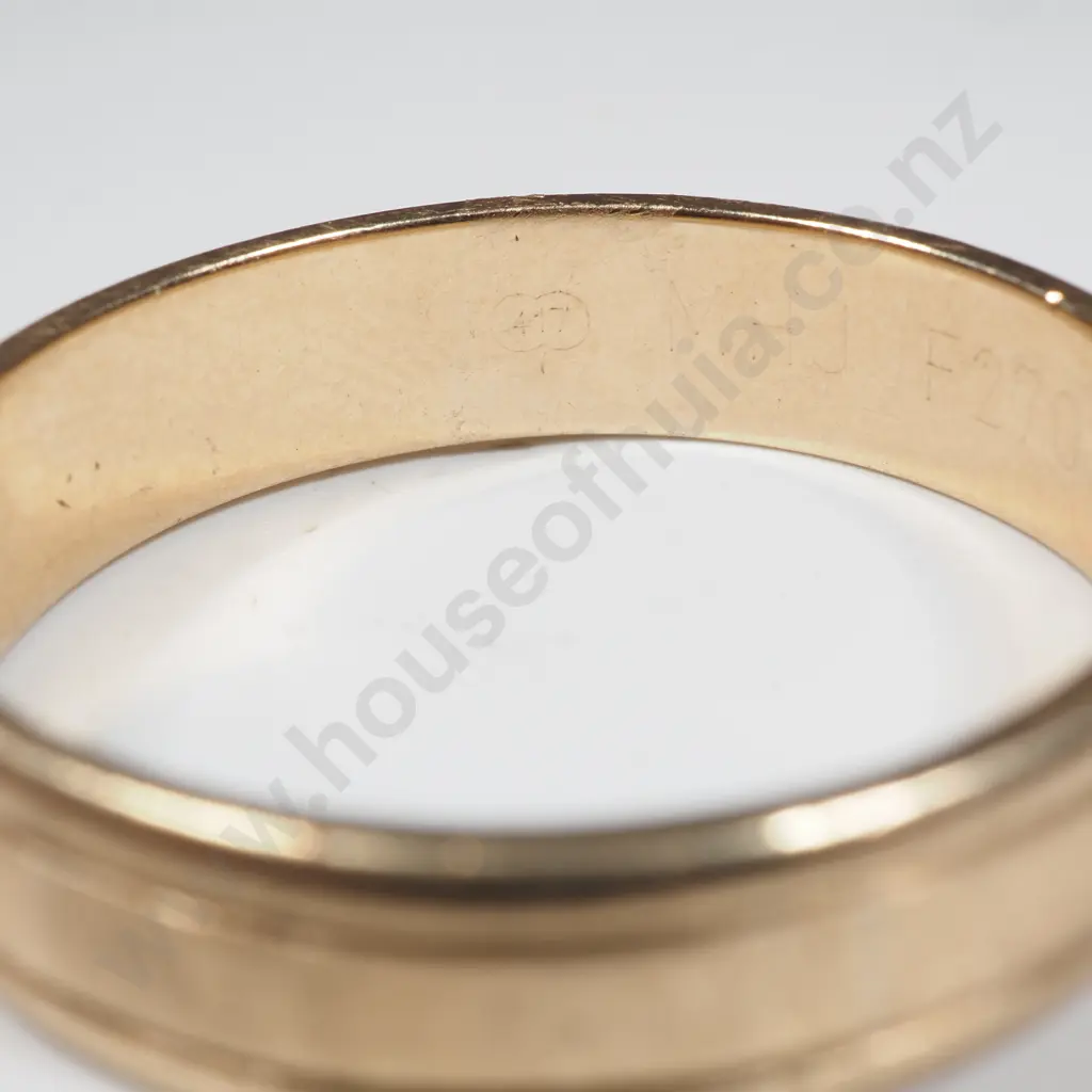 10ct Gold Wedding Band Image 1++