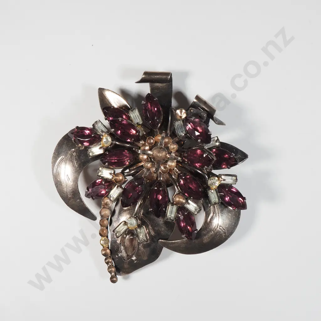 Sterling Silver Costume Brooch w Mauve & Diamond Style Gems. A/F. Image 1++