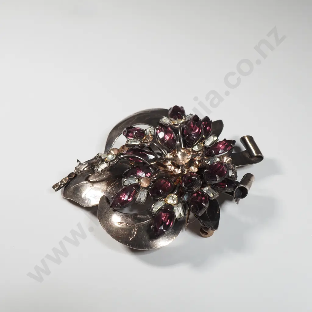 Sterling Silver Costume Brooch w Mauve & Diamond Style Gems. A/F. Image 1++