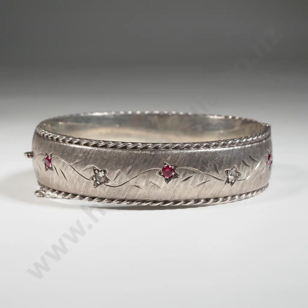 Sterling Silver Hinged Bangle Set With White & Red Stones On A Textured Ground  Image 1++