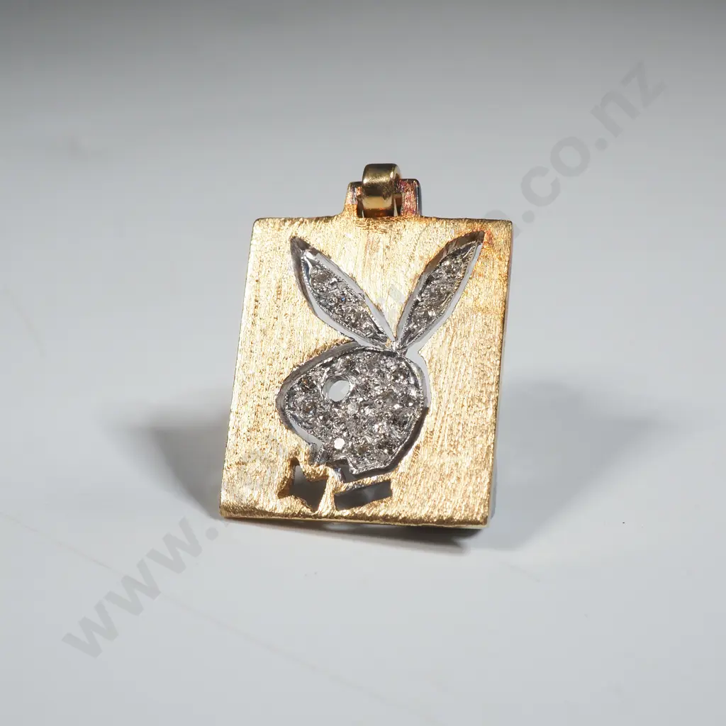 18ct & Diamond Playboy Bunny Pendent. Image 1++