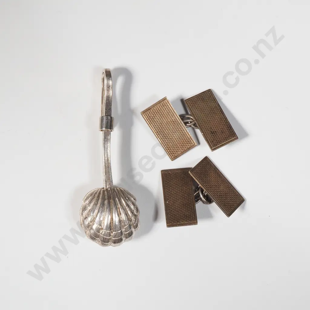 Novelty Shell Shaped Napkin Holder & Pair Of Sterling Silver Engine Turned Cufflinks Image 1++