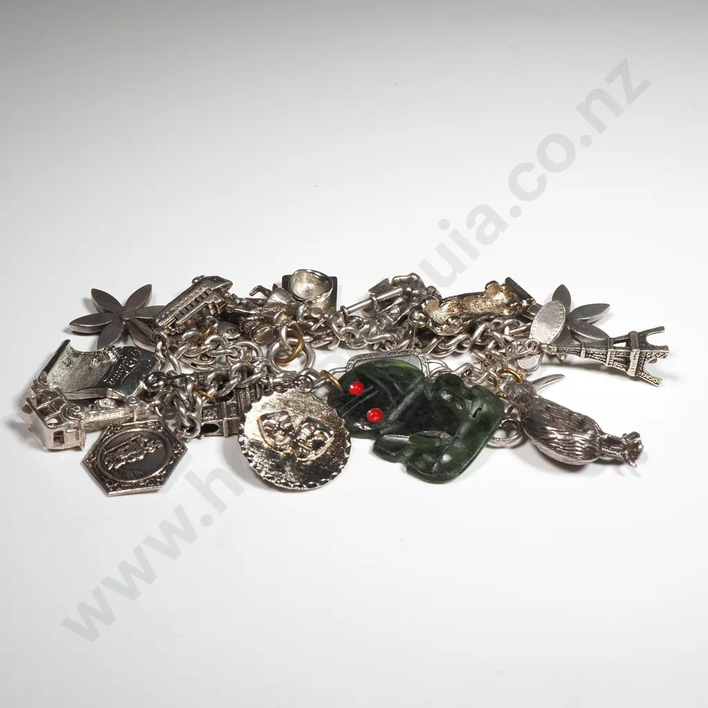 Exceptional Cased New Zealand Themed Sterling Silver Charm Bracleet - Incl Tiki / Kiwi / Paua Image 1++
