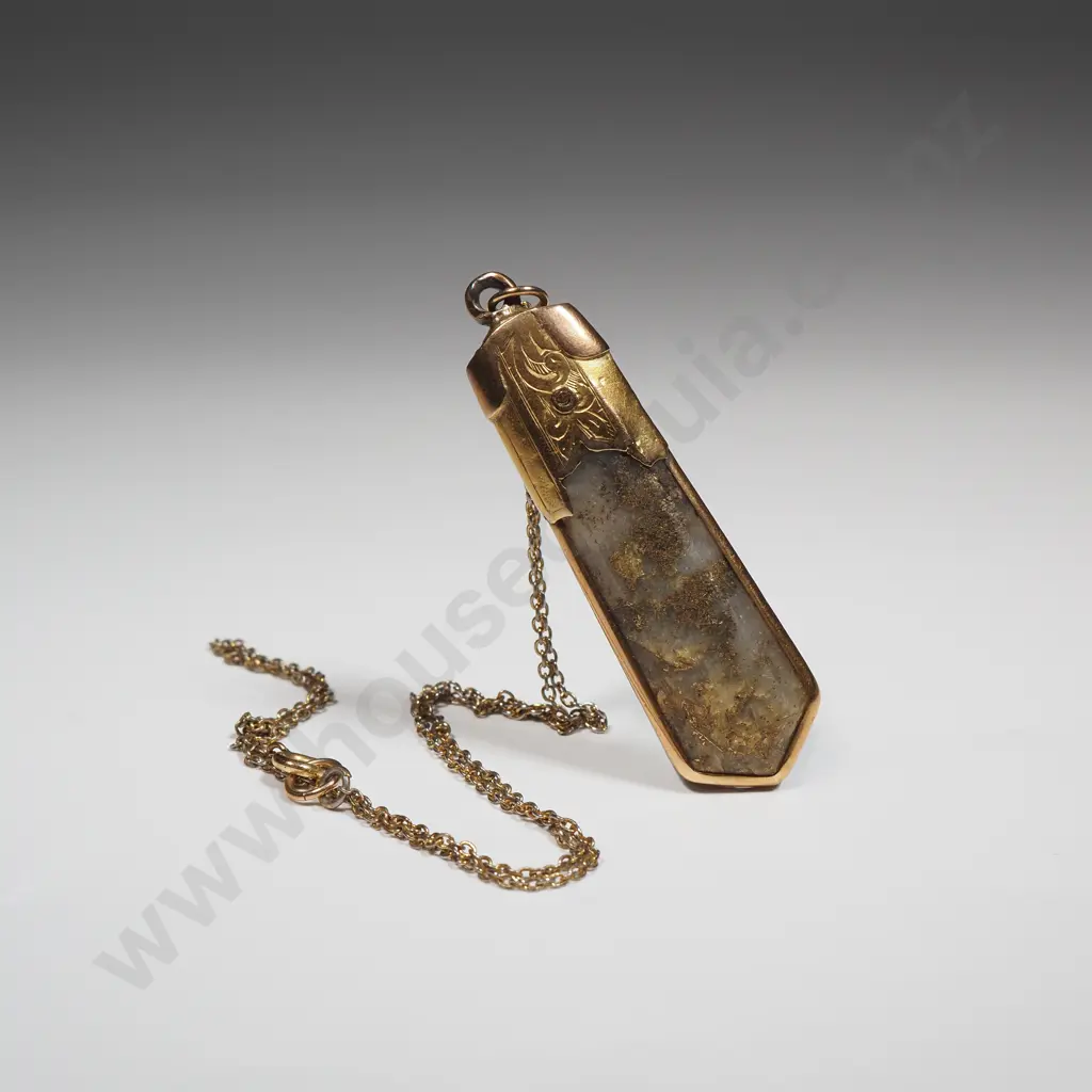Cased Antique New Zealand Gold Bearing Quartz Pendant on G/P Chain Image 1++