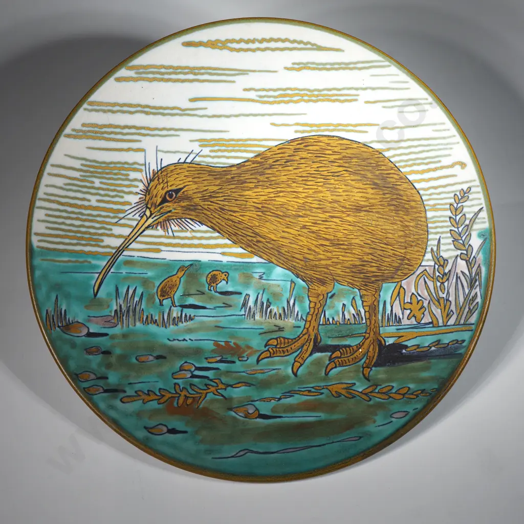 Gouda Hand-Painted  Pottery "Kiwi" Plaque, Circa 1910, Signed "Kiwi Holland, Gibson & Patterson Ltd  Gouda N.Z Image 1++