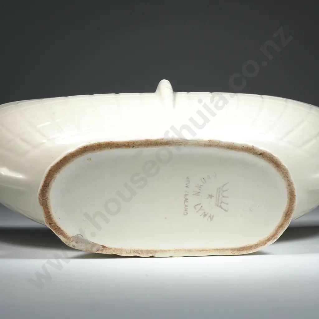 Cream Crown Lynn Pottery Trough - No 554. Image 1++