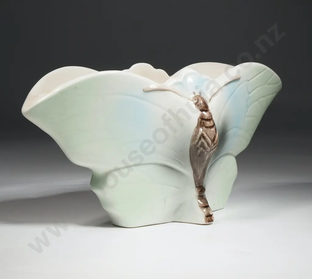 Titan Studio Butterfly/ Moth Vase B -103 Image 1++