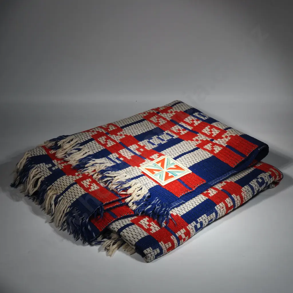 Vintage Mosgiel Woollens Picnic Blanket - Souvenir Of The Commonwealth Games 1974 Image 1++