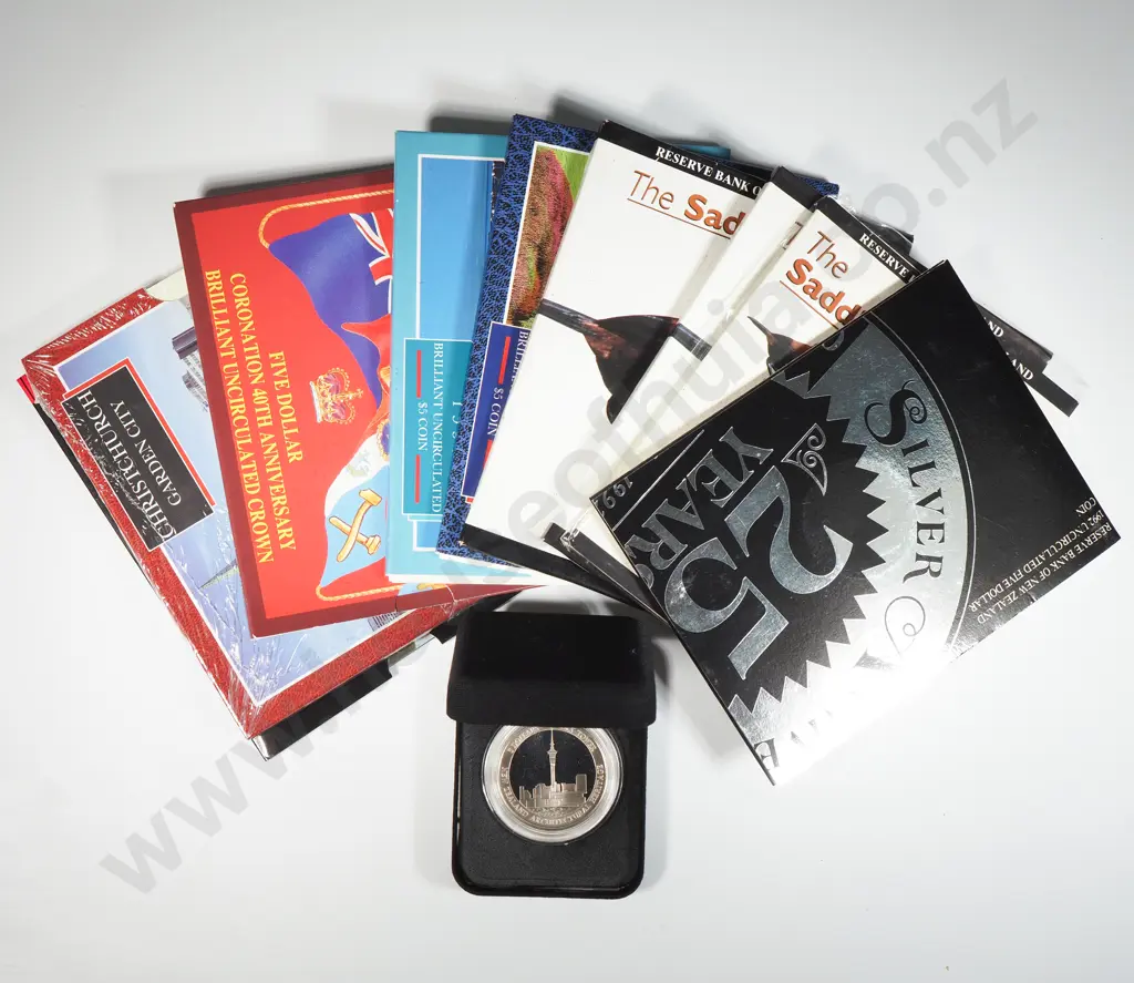 10 New Zealand UNC Five Dollar Coin Packs - One Missing Outer Card  Image 1++