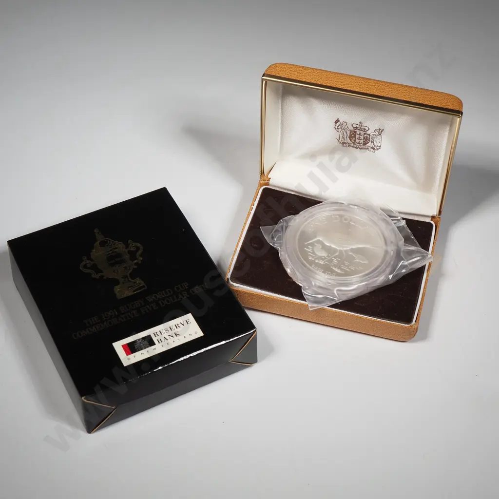 Two New Zealand Cased Silver Proof Dollar Coins	 Image 1++