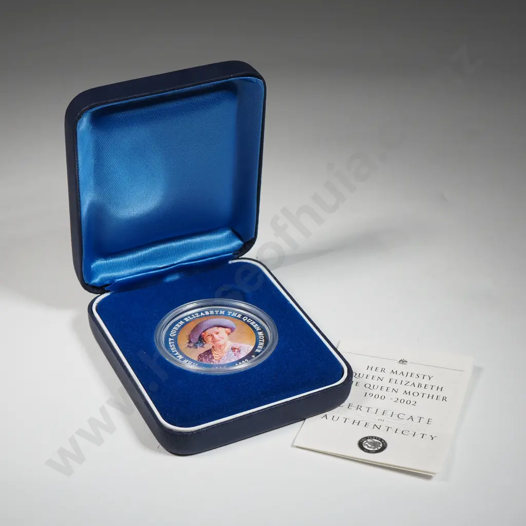 2002 Queen Mother One Ounce Silver Coin  Image 1++