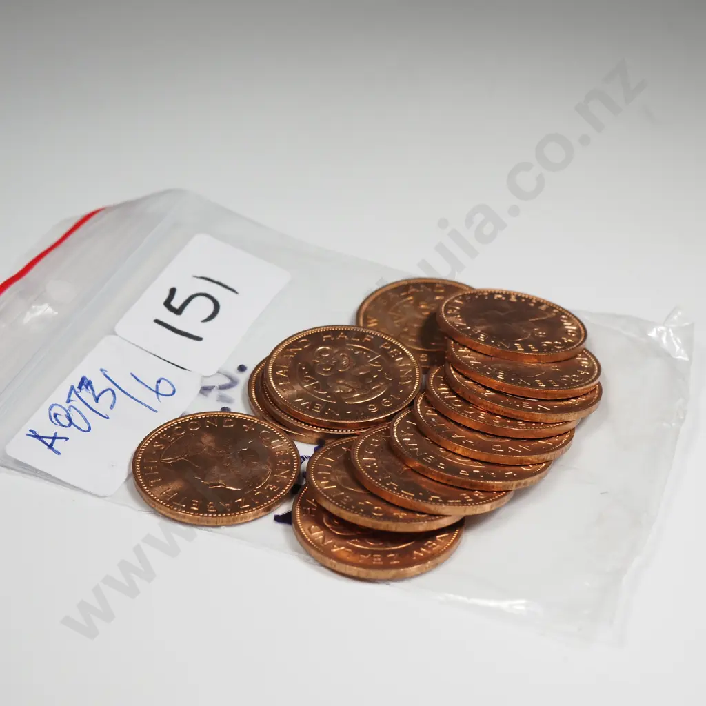 15 New Zealand 1961 BUNC Half Penny "Broken Neck" Coins - Total CV $450 Image 1++