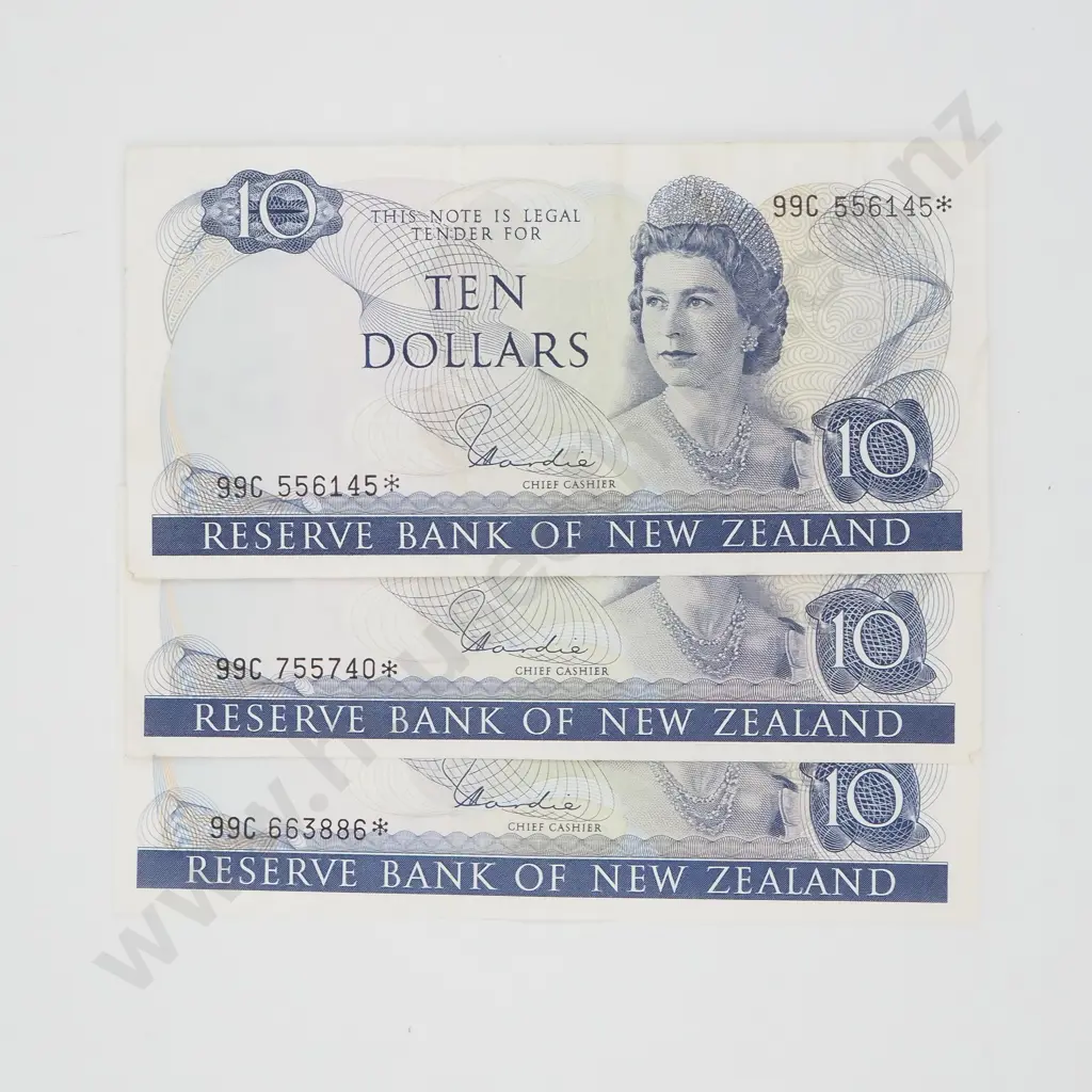 Three New Zealand Ten Dollar Hardie Star Banknotes  Image 1++