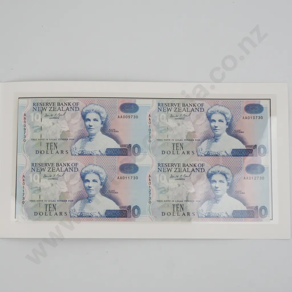 New Zealand Uncut Sheet of Four 1993 Ten Dollar Banknotes  Image 1++