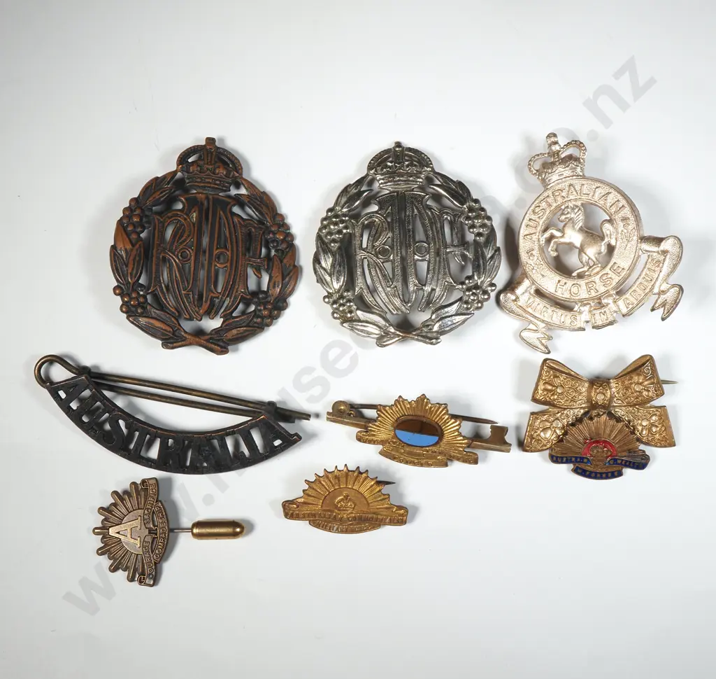 Assorted Lot of Australian Cap & Collar Badges Image 1++