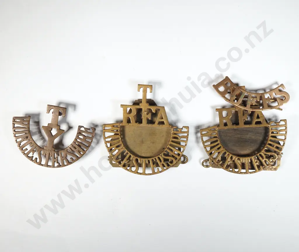 Three Worcestershire Territorial Shoulder Title & One Bufffs Shoulder Title. Image 1++