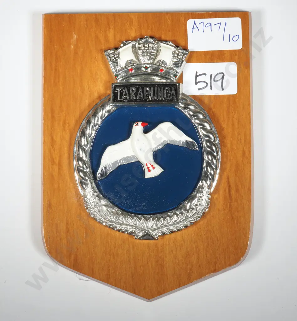 HMNZS Tarapunga Wall Hanging Plaque  Image 1++