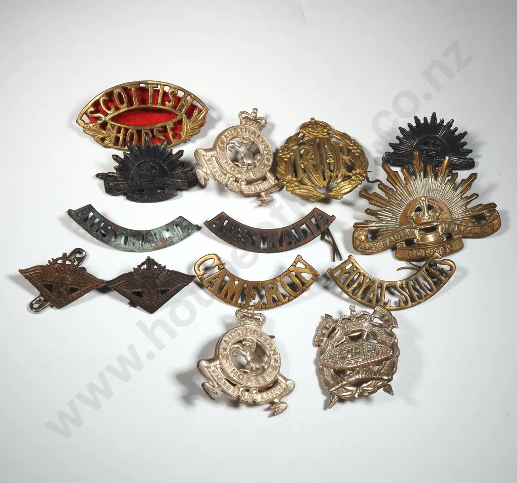 Assorted lot of Australian Cap & Collar Badges Image 1++