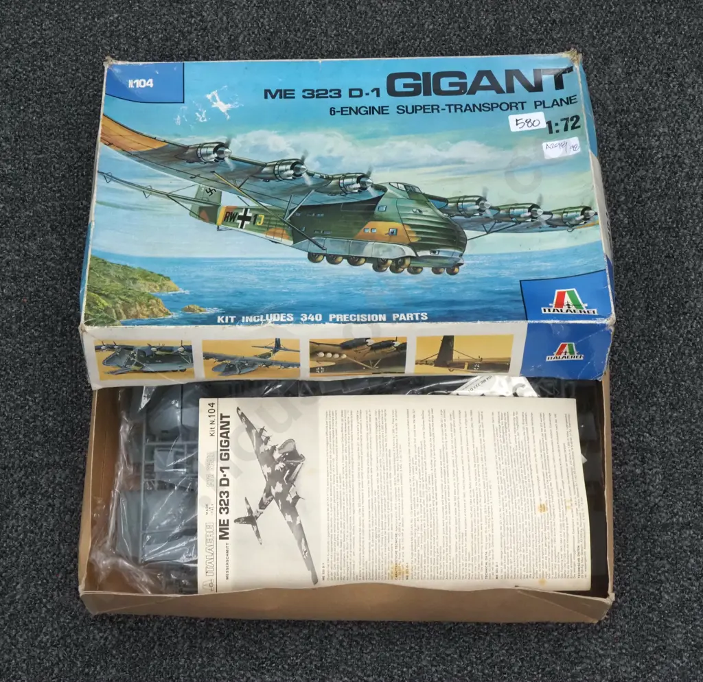 ME 323 D 1 Gigant Model Plane 1 : 72 by Italarei - Appears Complete  Image 1++