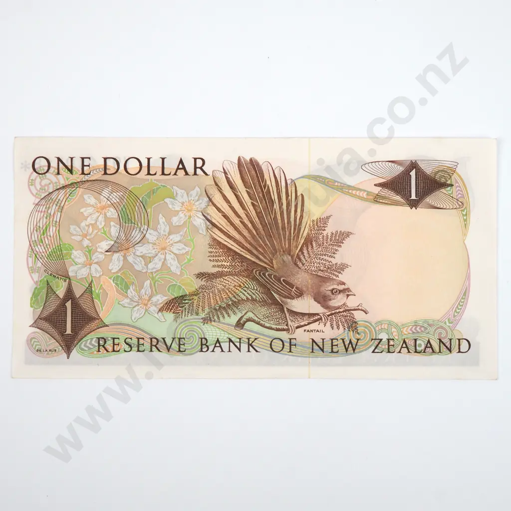 One Dollar Knight Star Banknote - Prefix Y91 - AUNC CV $35 Image 1++