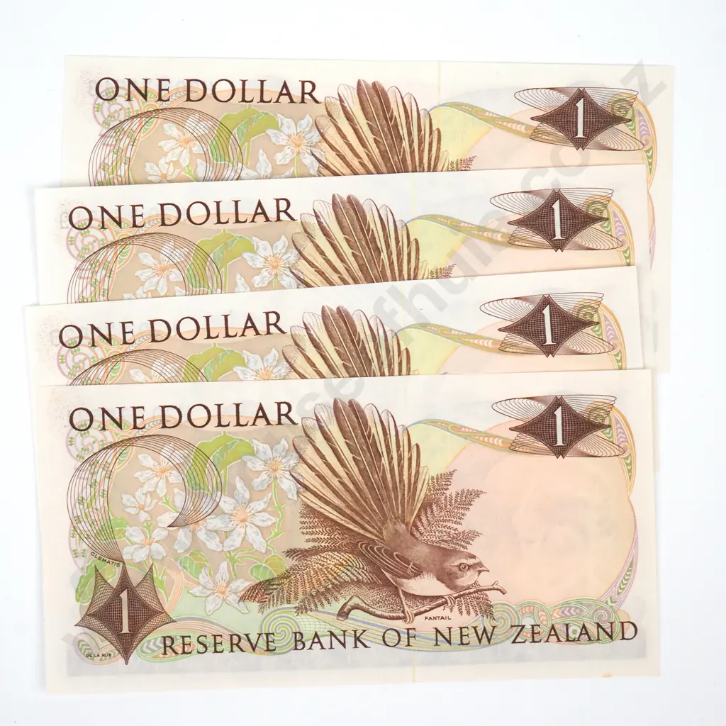 Four Consecutive One Dollar Hardie Type I Banknotes - AUNC Image 1++