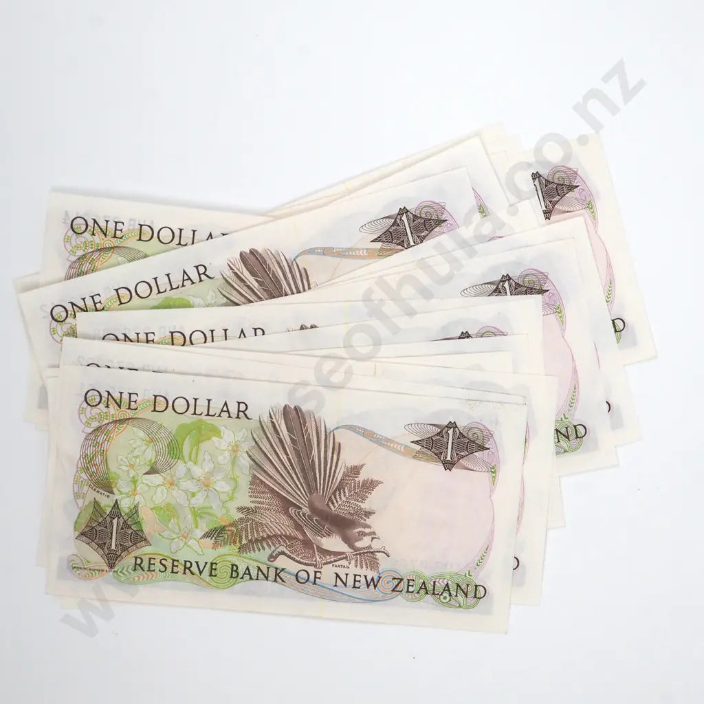 20 Consecutive One Dollar Russell Banknotes - AUNC  Image 1++