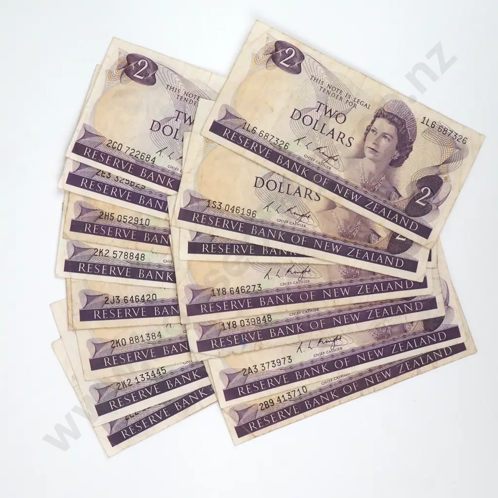 17 Two Dollar Knight Banknotes - Various Signatures - Average Condition  Image 1++