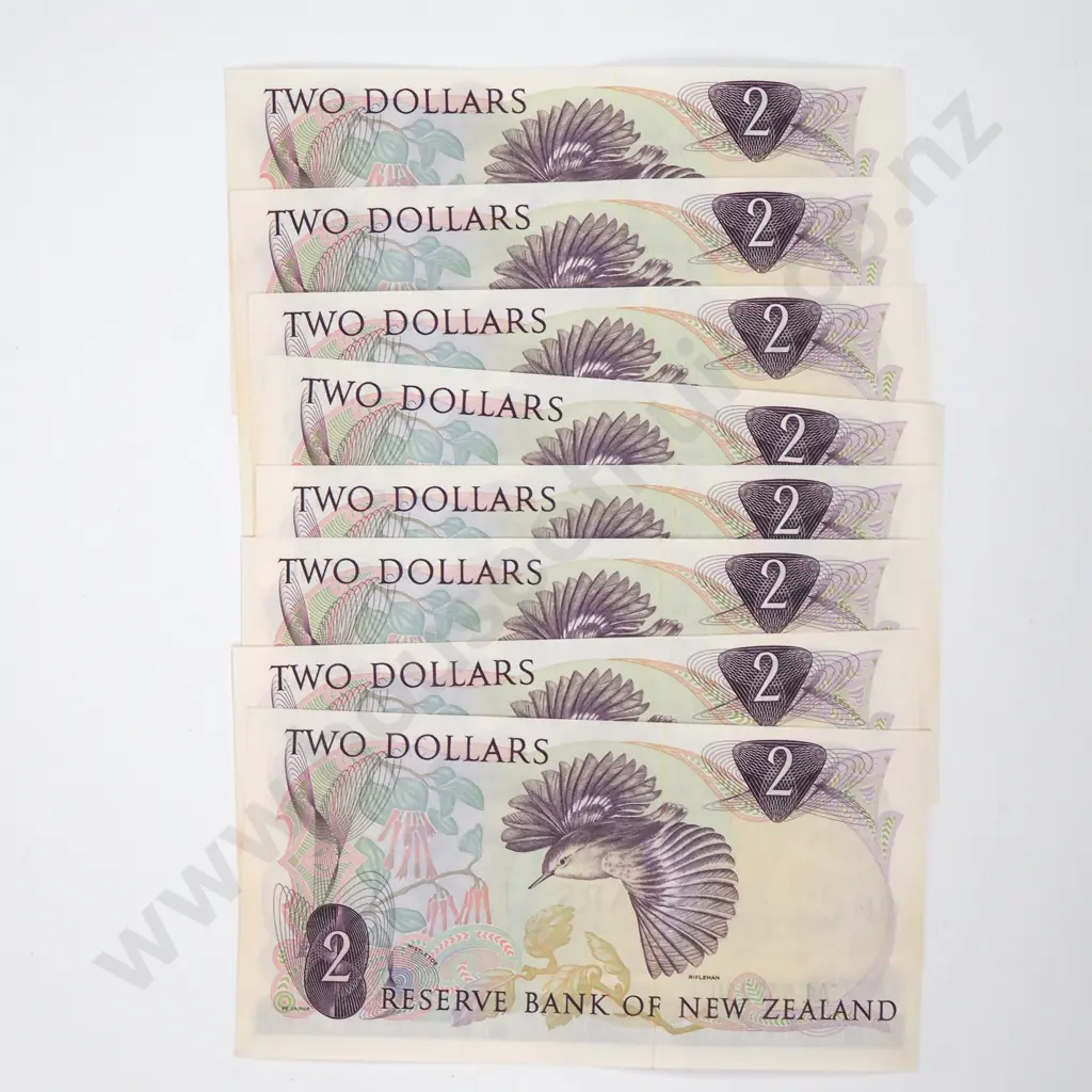 Eight Consecutive Two Dollar Hardie Type I Banknotes - AUNC Total CV $200  Image 1++