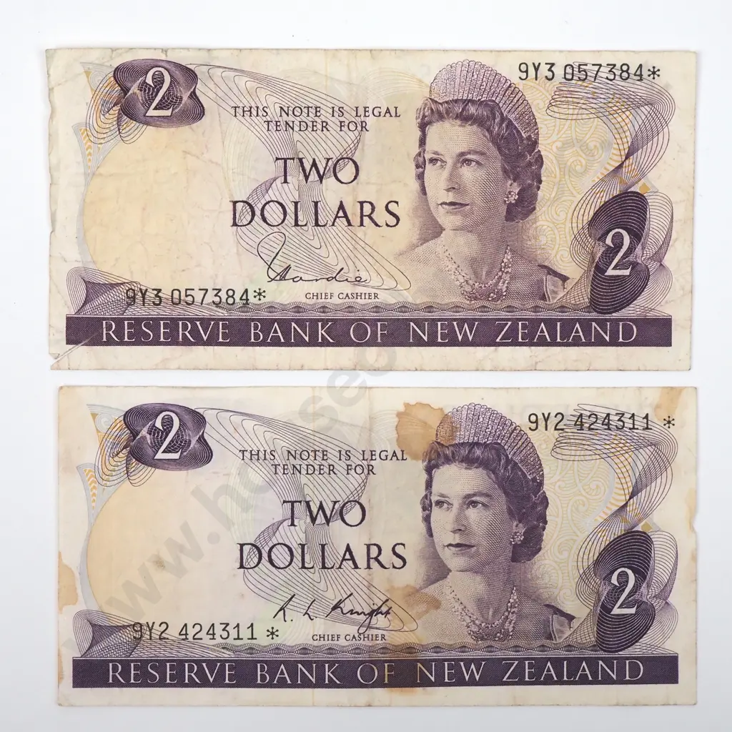 Two New Zealand Two Dollar Star Banknotes  Image 1++