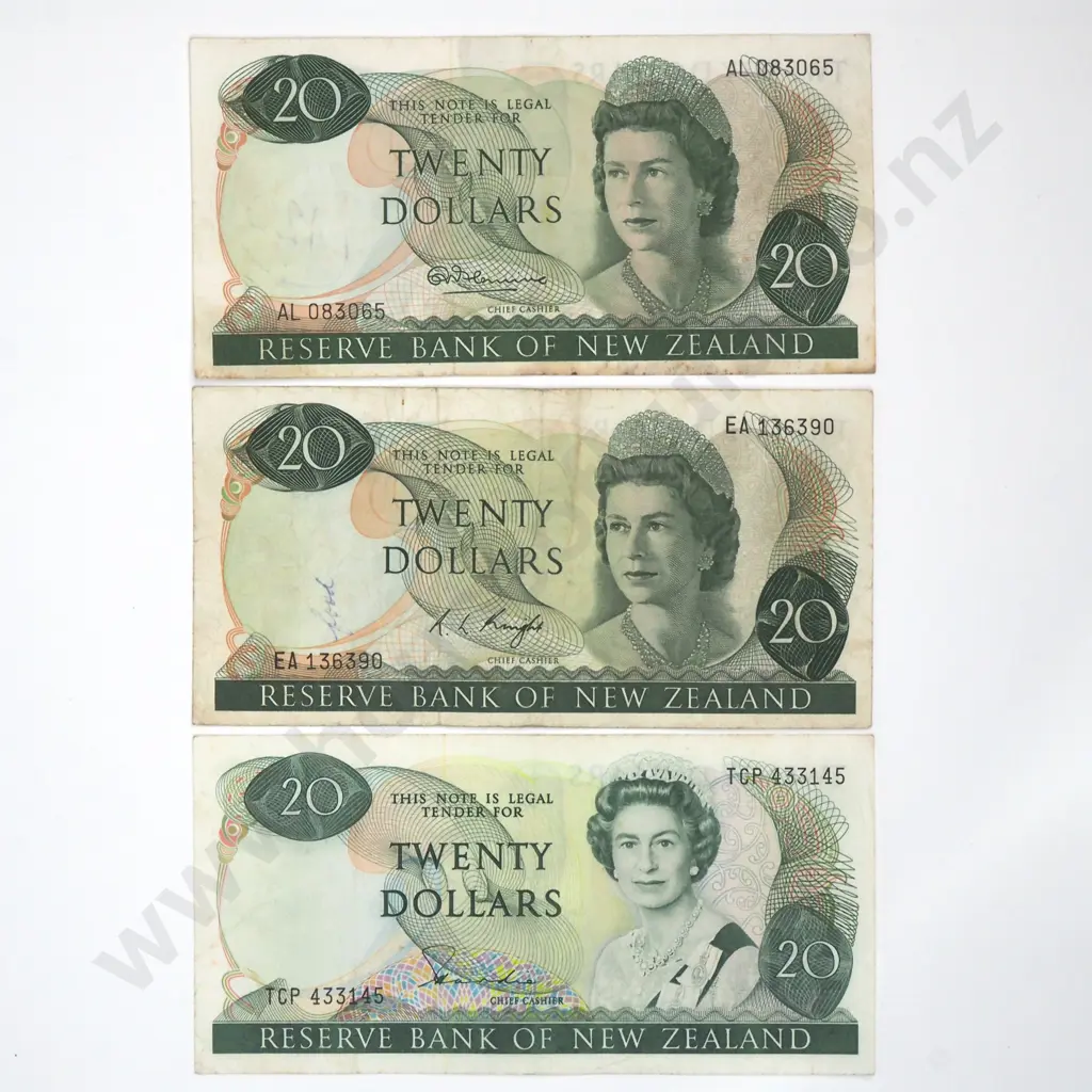 Three New Zealand Twenty Dollar Banknotes - Fleming / Knight / Hardie  Image 1++