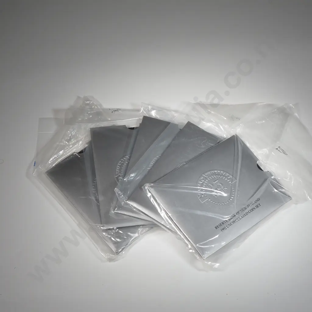 Five New Zealand UNC Sets  Image 1++