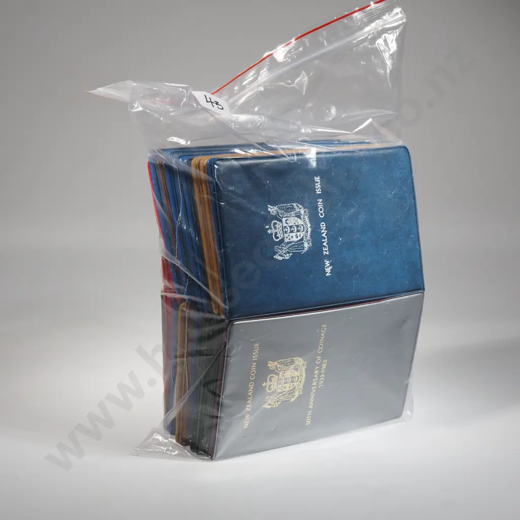 20 UNC New Zealand Coin Sets  Image 1++