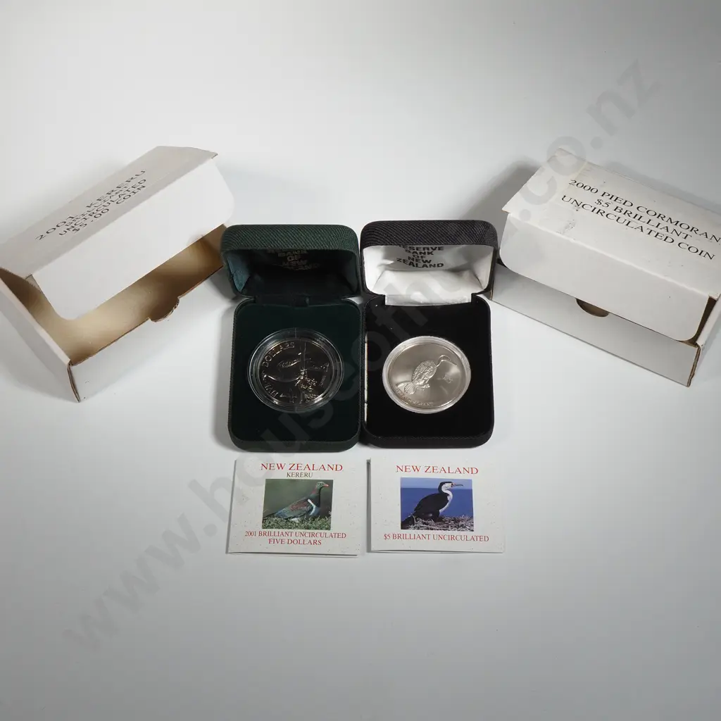 Two New Zealand Five Dollar BUNC Coins  Image 1++