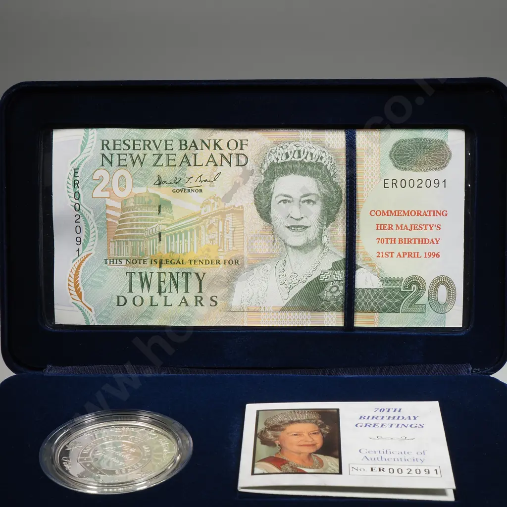 1996 New Zealand Coin & Banknote Set  Image 1++