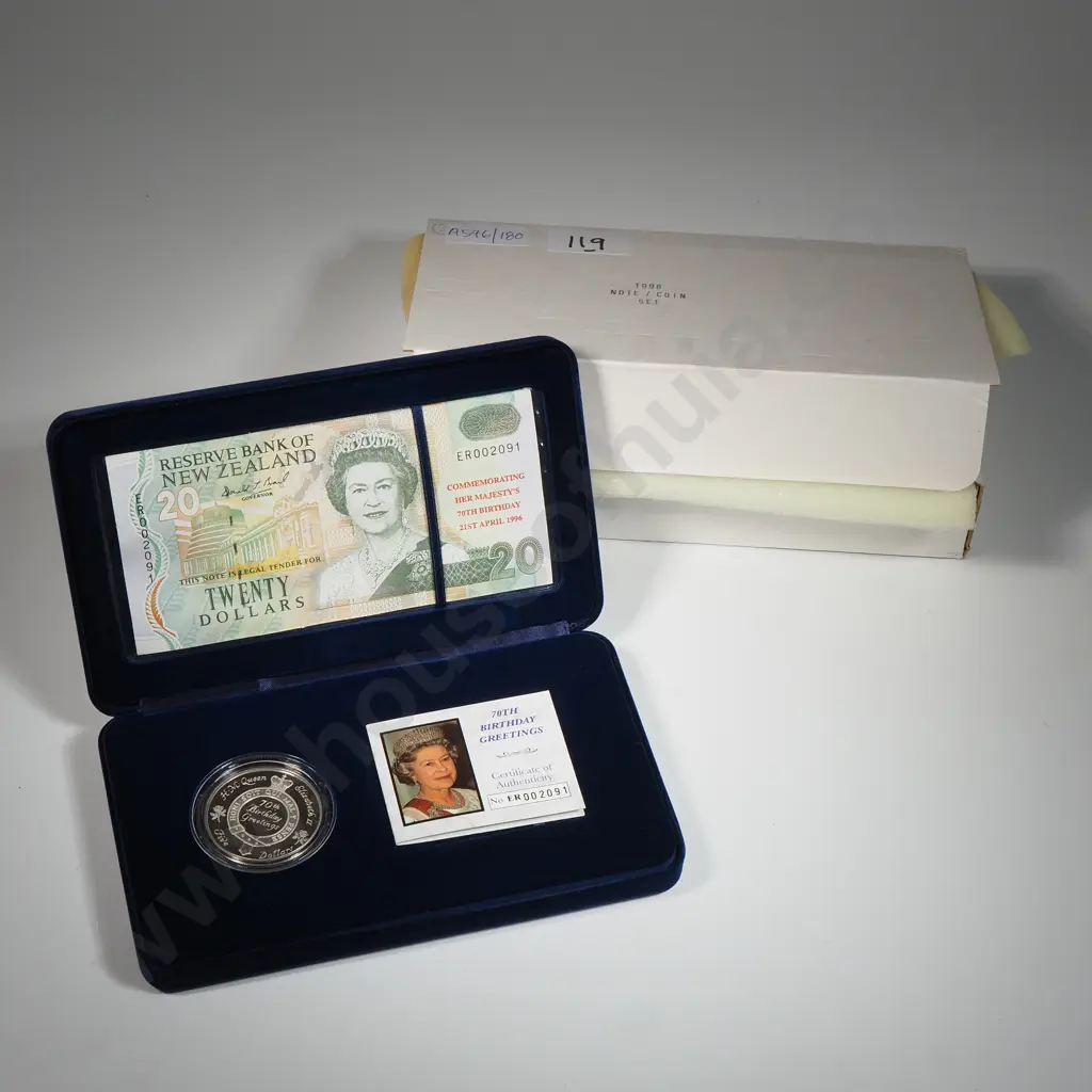 1996 New Zealand Coin & Banknote Set  Image 1++